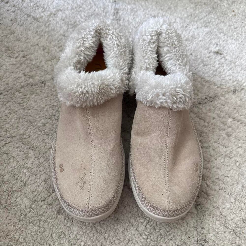 Ryka Women's Cream and White Slippers